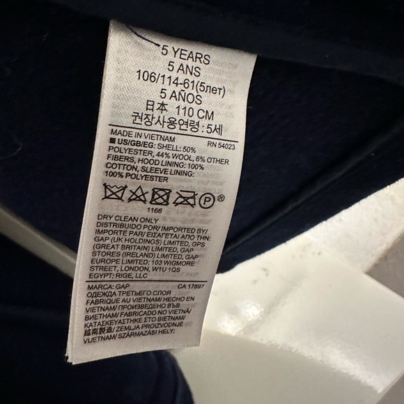 GAP barrel button winter coat, navy blue with red plaid in hood.  Size 5 - Picture 4 of 5